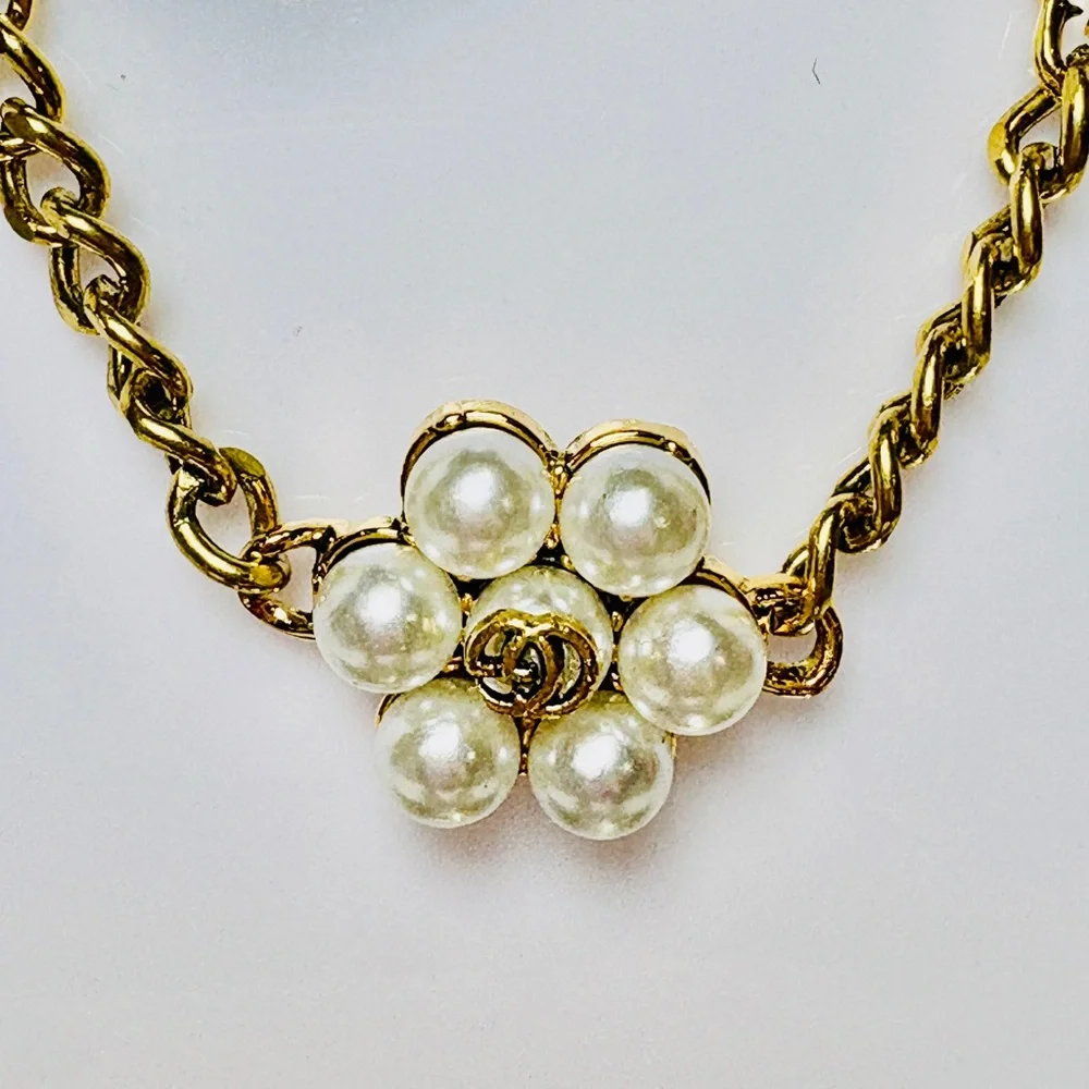 A-1FN-06 NECKLACE: Vintage Style Golden Necklace w/Pearl Accents, NWOT